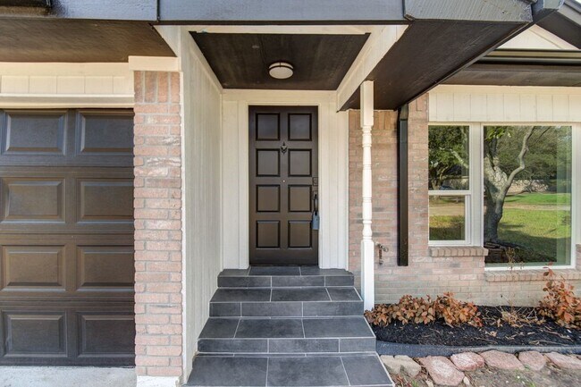 Foto del edificio - 19403 Lake Hollow Ln