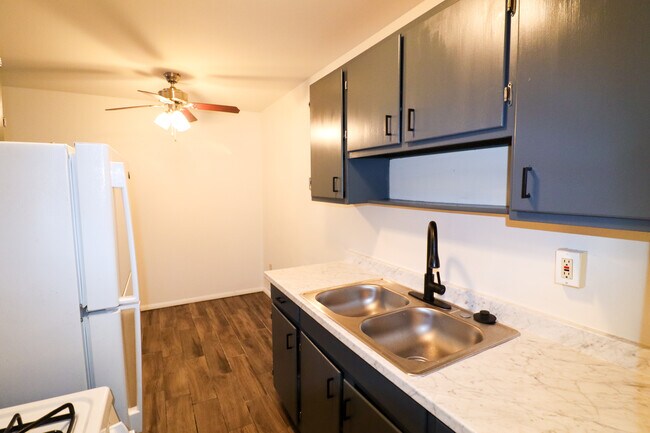 Foto del edificio - Sutton Avenue Apartments