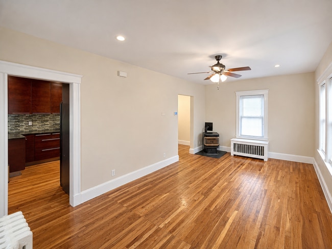 Building Photo - 13 Boscobel St