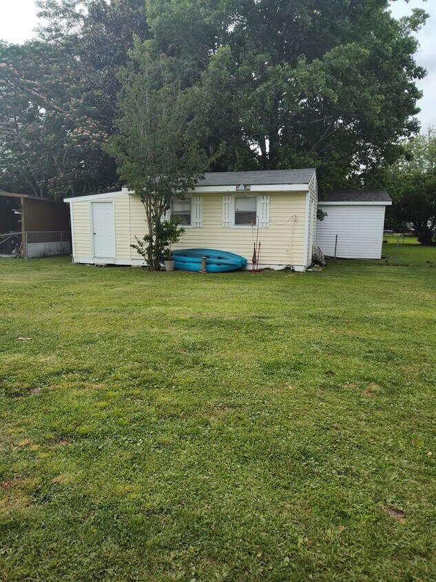 Building Photo - 306 Glancy St