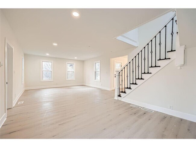 Foto del edificio - 1300 County Rd 6