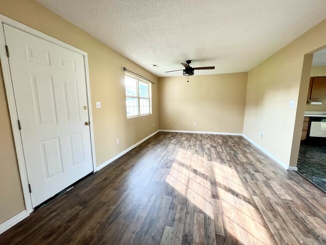 Building Photo - 5441 Scenic Vista Dr