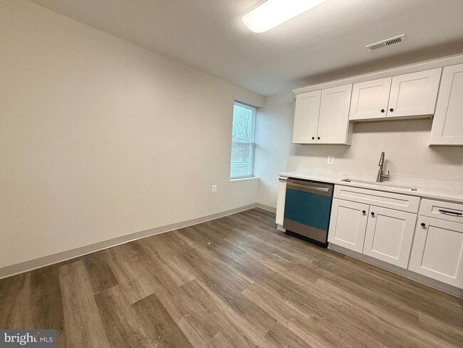 Foto del edificio - 21899 Three Notch Rd