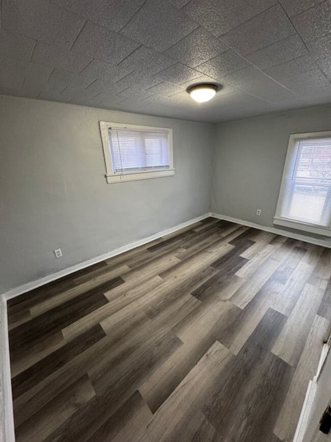 Building Photo - 207 W Grant St