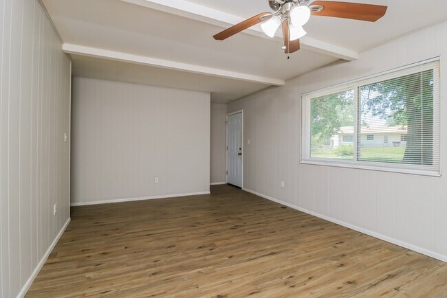 Foto del edificio - 12041 Rosevalley Ln