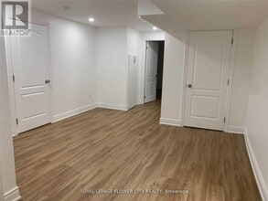 Building Photo - 7227 Para Pl