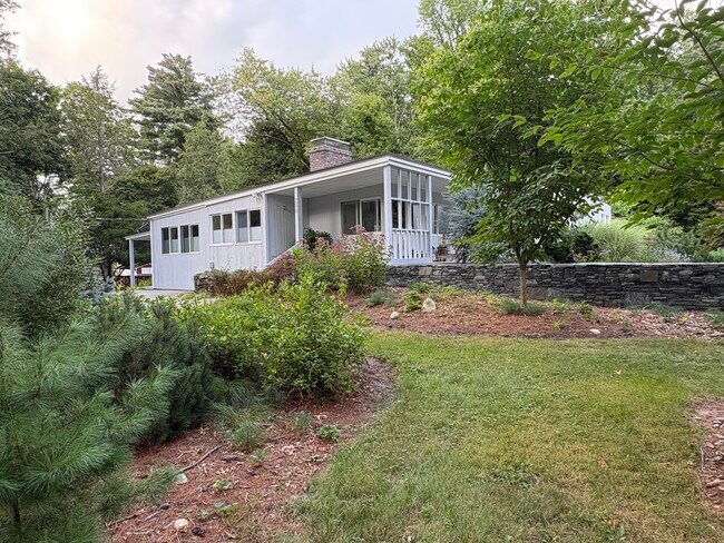 Foto del edificio - 238 Goodman's Hill Rd