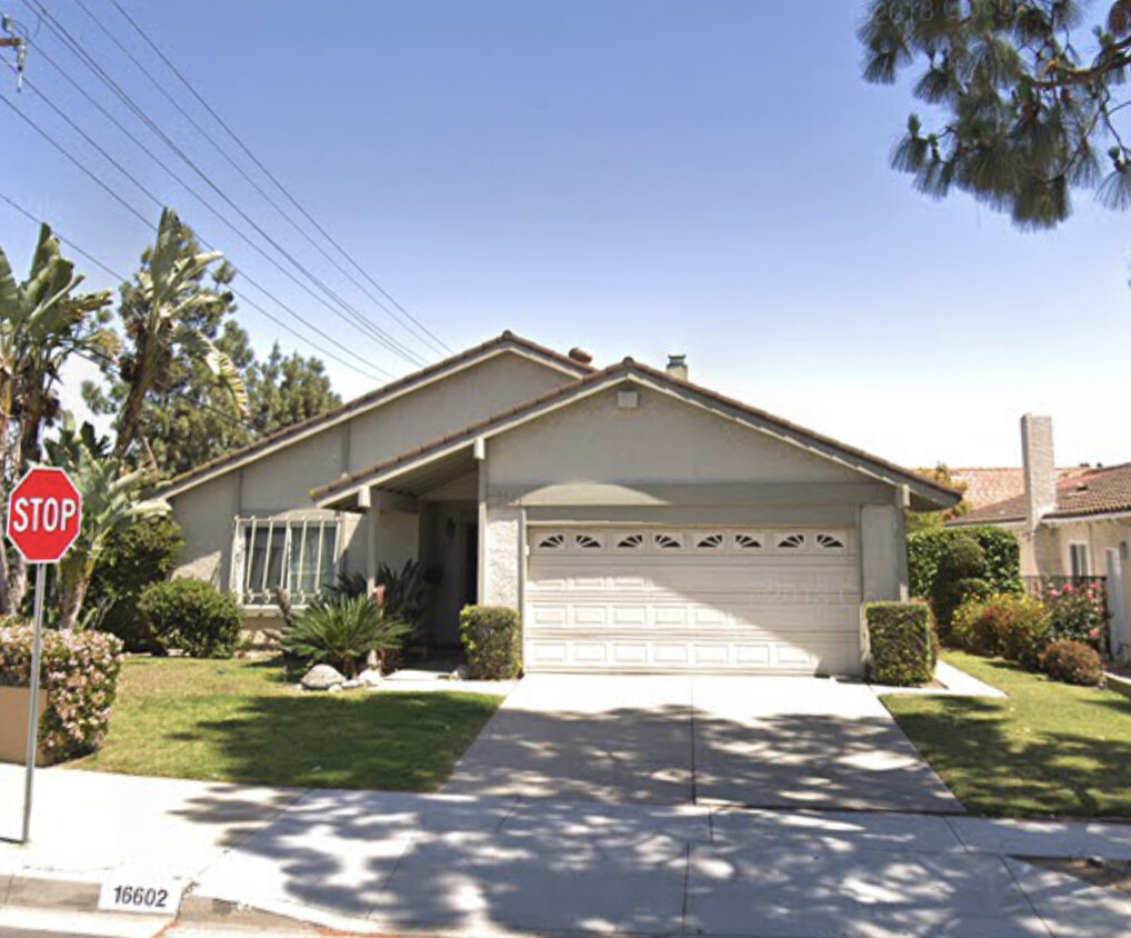 Foto principal - 16602 Stowers Ave