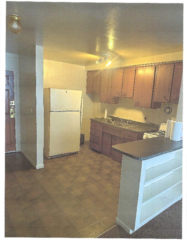 18333 Schoolcraft Rd Unit 2, Detroit, MI 48223 Room for Rent in