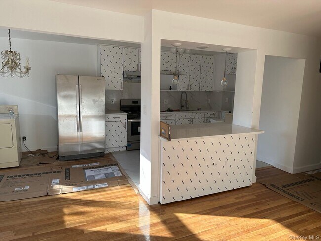 Foto del edificio - 61-36 219th St