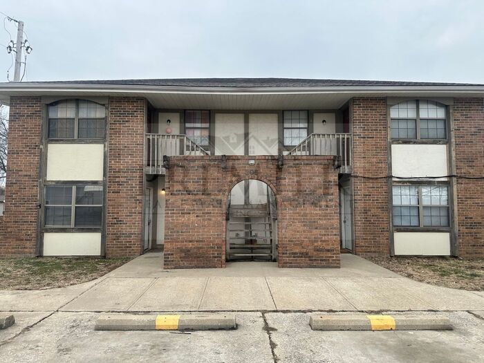 Foto principal - 305 N 3rd St