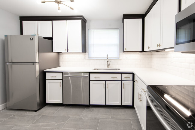 FULLY RENOVATED 2BR UNIT!! - Sunset Rock Apartments