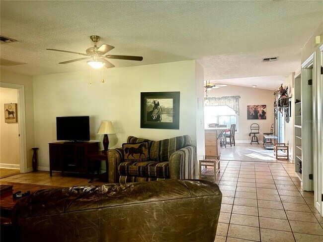Building Photo - 9422 NW 125th Ave