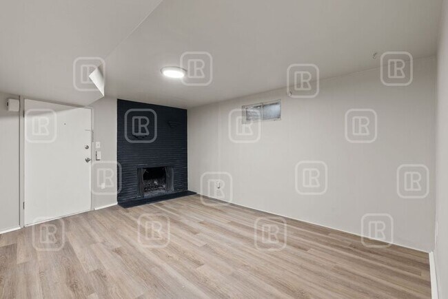 Foto del edificio - 7313 E 6th Ave