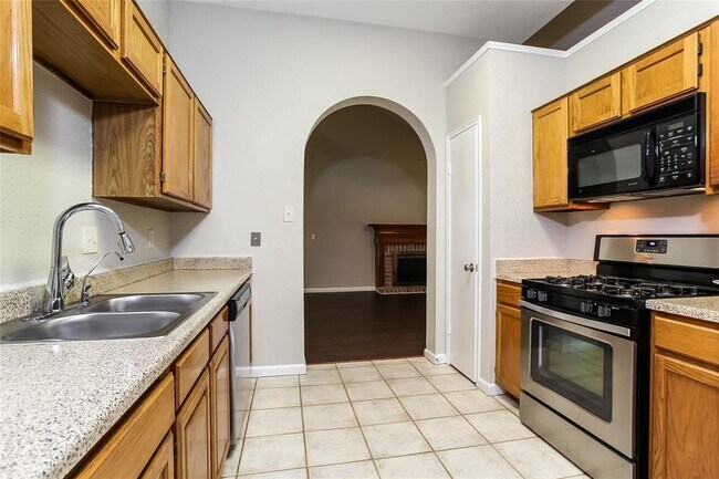 Foto del edificio - 17219 Harmony Hill Dr