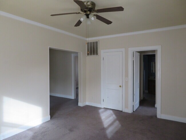 Building Photo - Colonial Heights Virginia