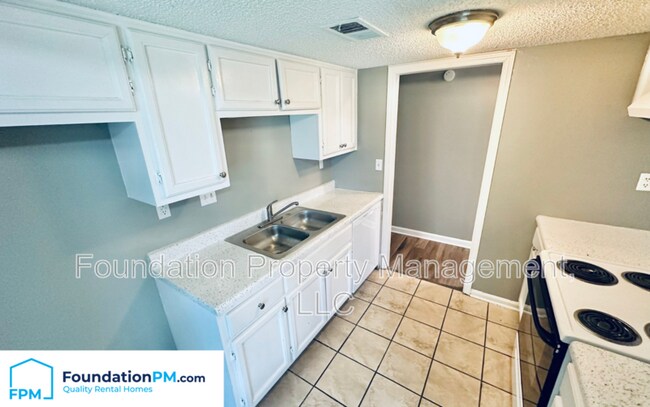 Foto del edificio - 961 Chesterton Dr