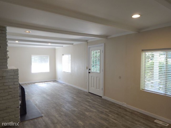 Building Photo - 3 br, 1 bath House - 7112 Sylvan Lane SW