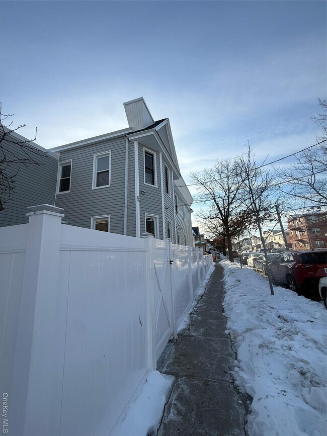 Foto del edificio - 112-01 95th Ave