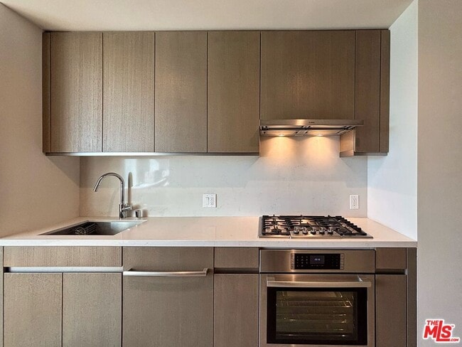 Building Photo - 889 Francisco St