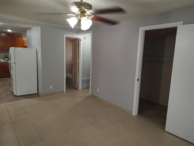 Foto del edificio - 2615 Wheless Ln