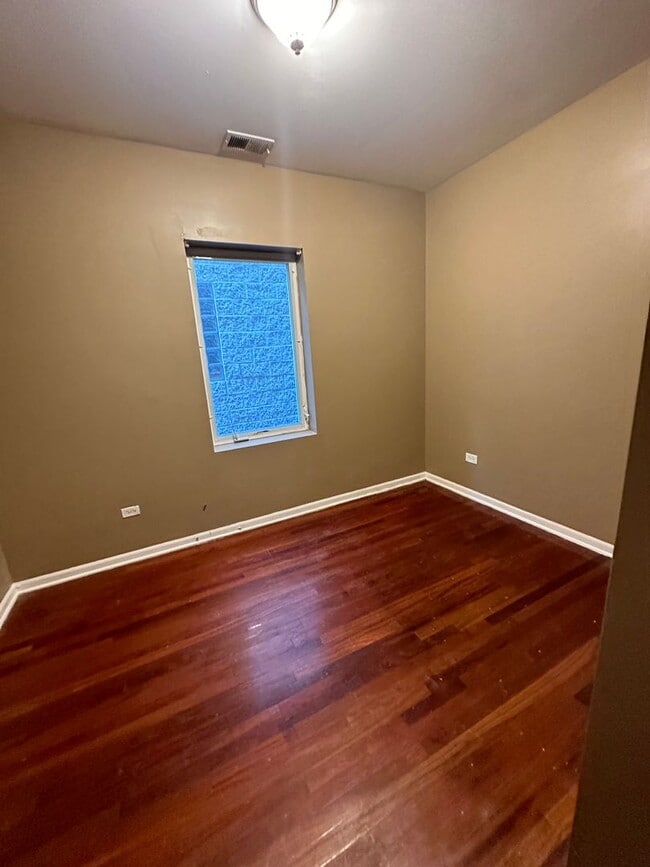 Foto del edificio - 7654 S Colfax Ave