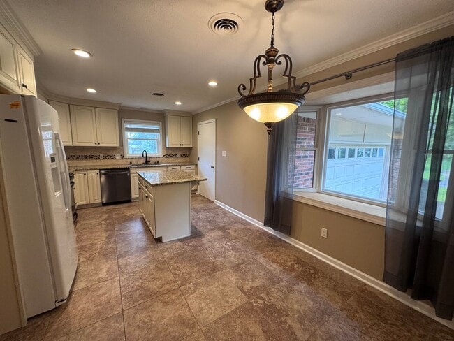Building Photo - 4430 Chicadee Dr