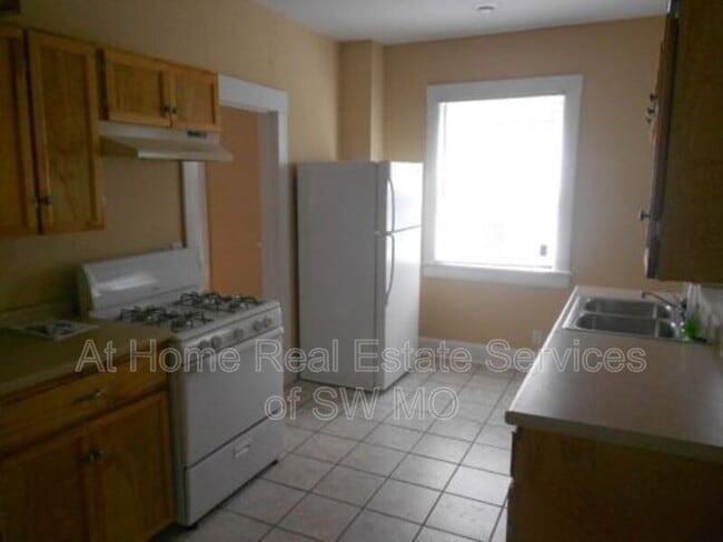 Foto del edificio - 2307 N Franklin Ave