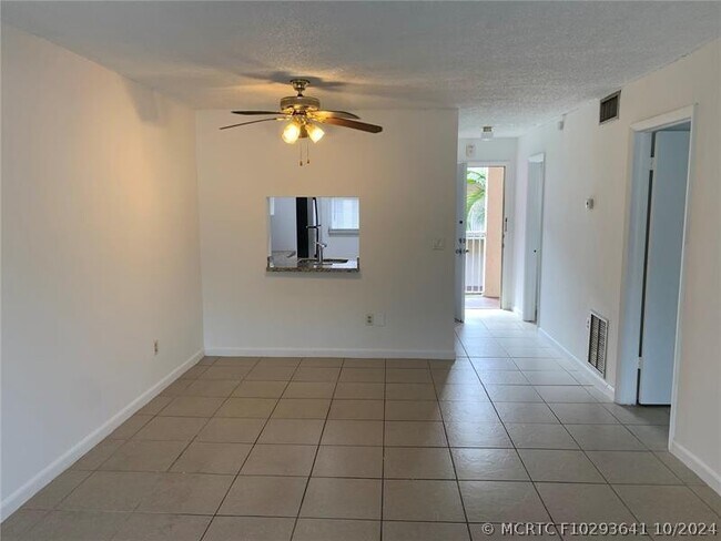 Foto del edificio - 2800 NW 56th Ave