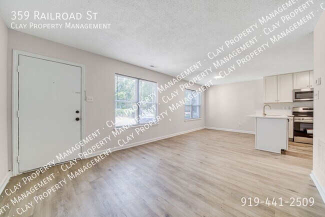 Foto del edificio - 359 Railroad St