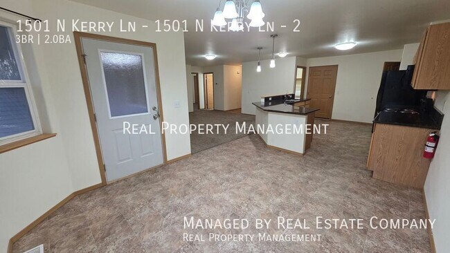 Building Photo - 1501 N Kerry Ln