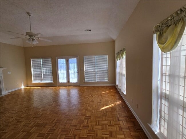 Building Photo - 152 Princeton Dr