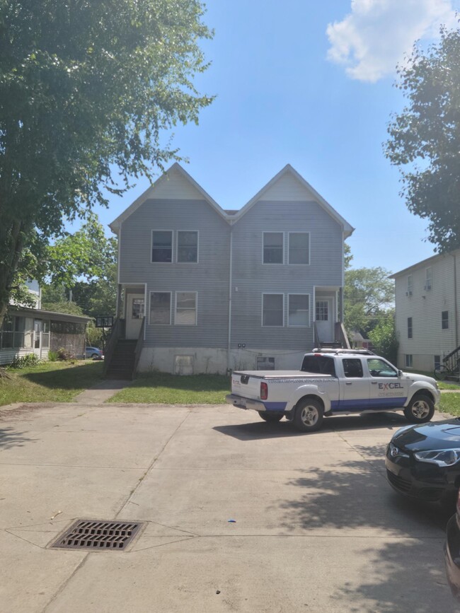 Building Photo - 114 N Park St