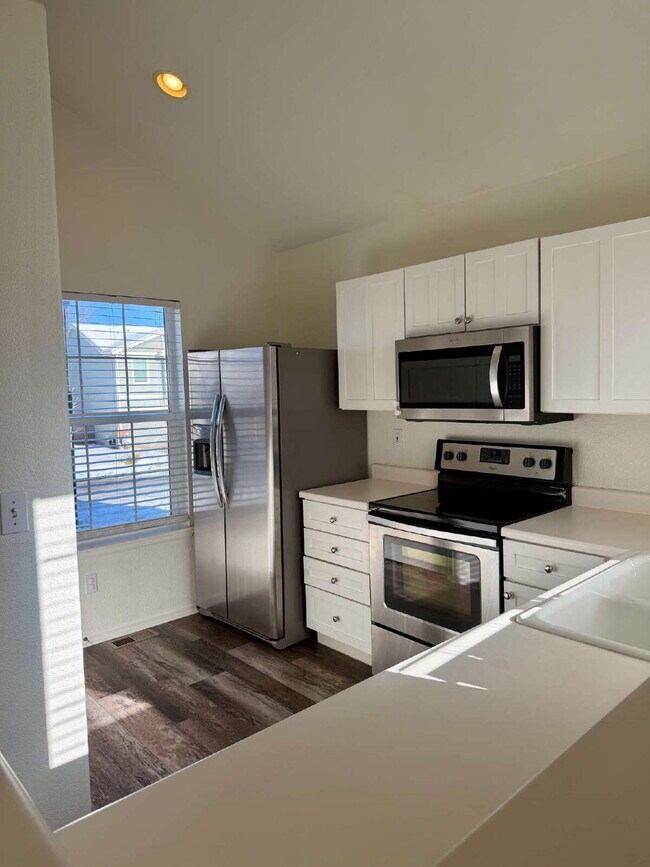 Foto del edificio - *LIMITED TIME OFFER!* Secure your move-in before December 31, 2025, and enjoy a $1,000 discount o...