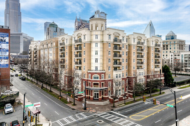 Building Photo - The Kensington Apartments