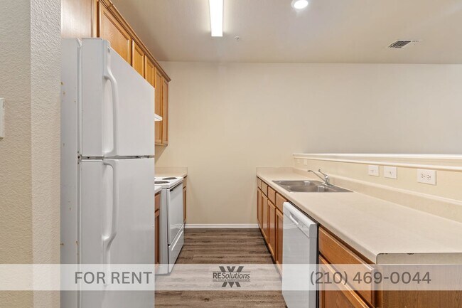 Building Photo - 10807 Mathom Landing
