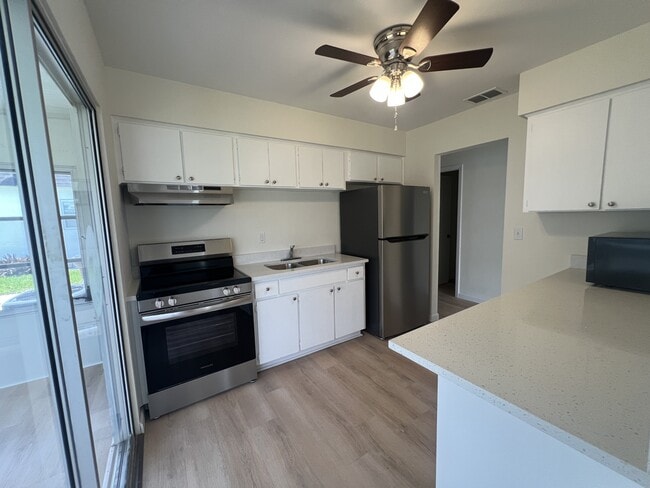Foto del edificio - 16 Tangerine Ct