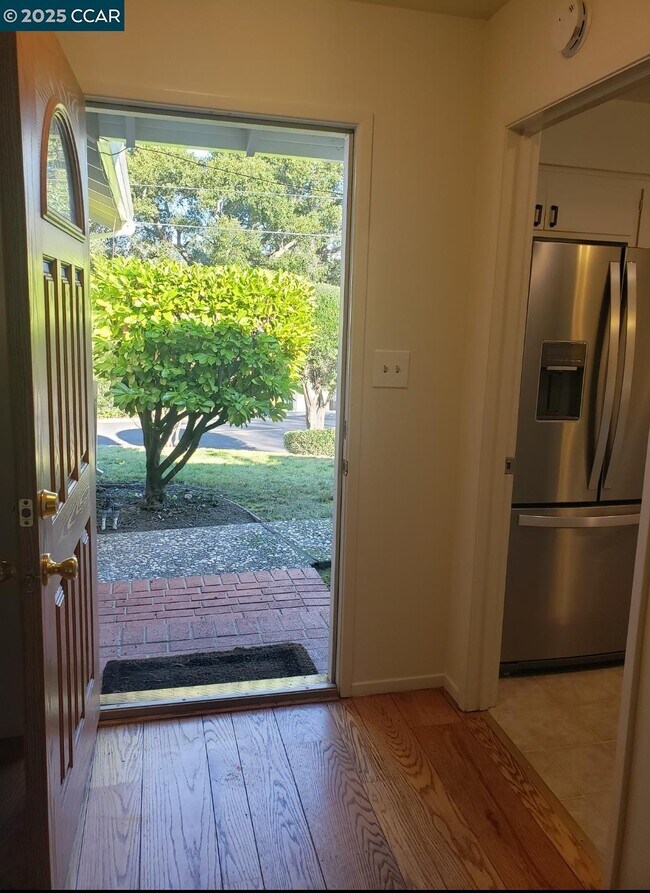 Foto del edificio - 44 Muth Dr