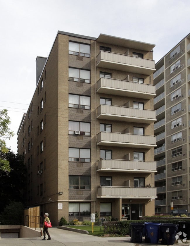 Building Photo - 149 St George St