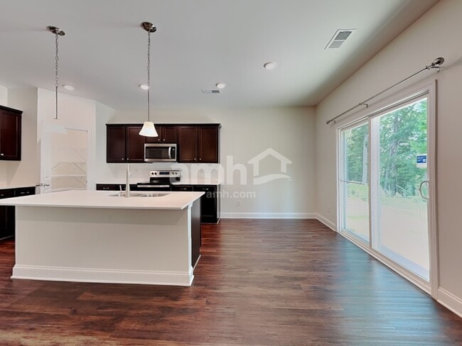 Building Photo - 636 Rivermist Dr
