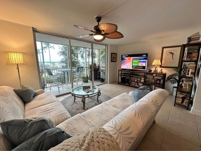 Foto del edificio - 200 Harborview Dr