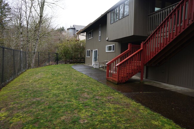 Foto del edificio - Beautiful NW Portland Heights 4 bedroom