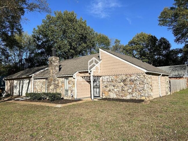 Building Photo - 5740 Ingleside Dr