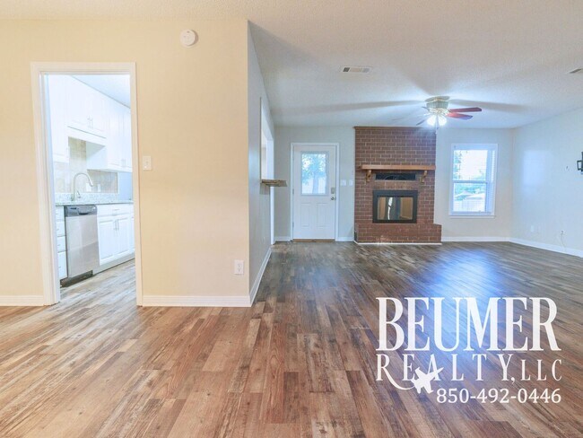 Foto del edificio - Charming Corner Haven 4BR/3BA Brick Home for Rent