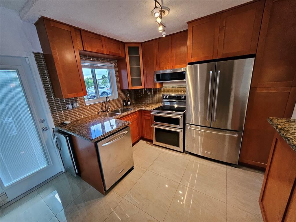 Primary Photo - 733 NW 30th Ct