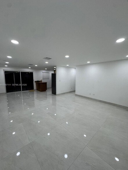 Building Photo - 664 Colson Dr