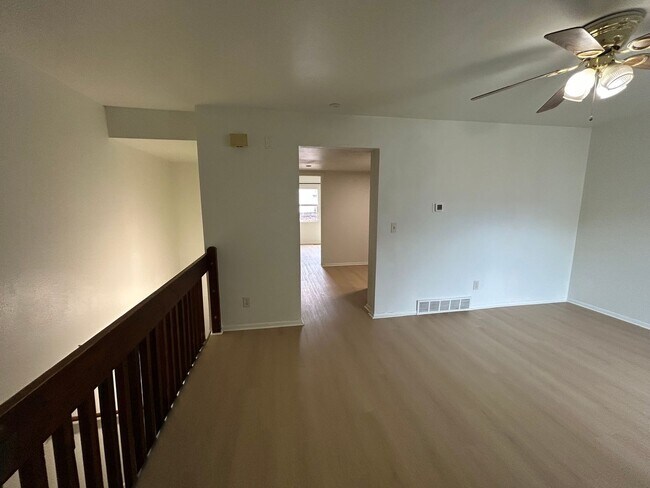 Foto del edificio - 400 E 4 plex