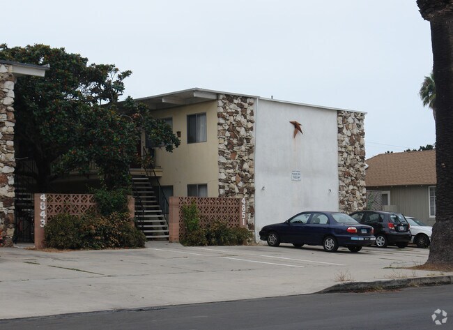 Foto del edificio - 4843-4851 Niagara Ave