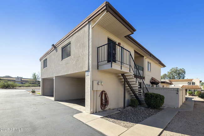 Foto del edificio - 756 JOAN D ARC Ave