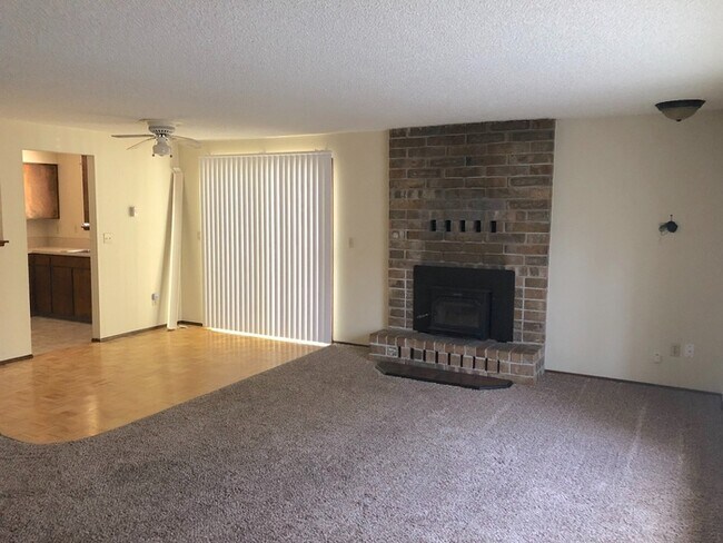 Building Photo - 18025 Tupper Rd